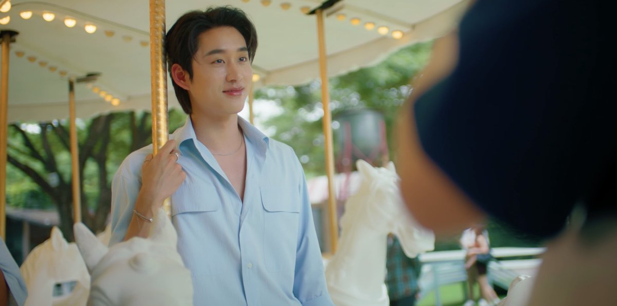 GMMTV's tweet photo. ดีนมอธยิ้มกว้างมาก เที่ยวต่างจังหวัดกับเธอครั้งแรก มวลหวานมากจริง ๆ 🥺💕
#YouManiacSeriesEP6
@Williamjkp1 @EstRvp https://t.co/DSQPQwz3uZ