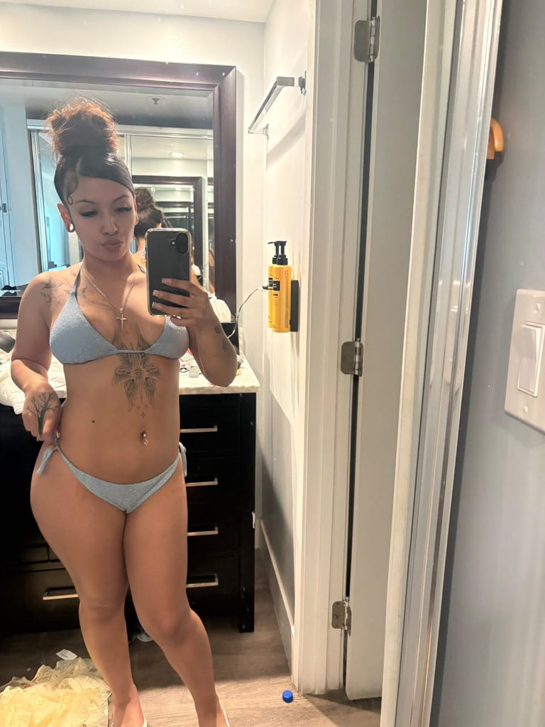 blackfreakii's tweet photo. Who is down for meetup HMU https://t.co/3lUQd7yBeB https://t.co/Zw2dLrXZ7j