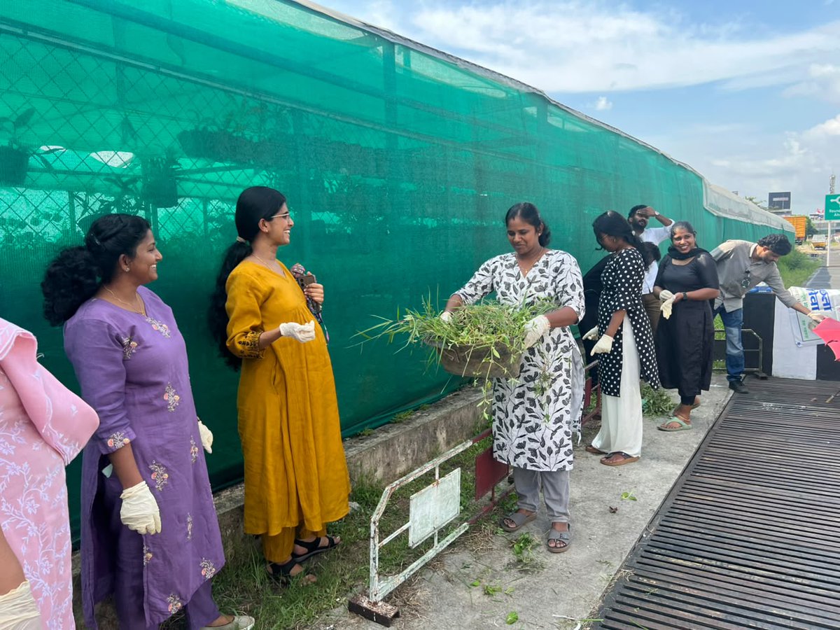 HealthCochin's tweet photo. EK DIN EK GHANTA EK SAATH- CTU CLEANING DRIVE AT APHO COCHIN AS A PART OF SHS 2026 #SHS2026 #SwachhataHiSeva2026 https://t.co/yc8H0qgo3z
