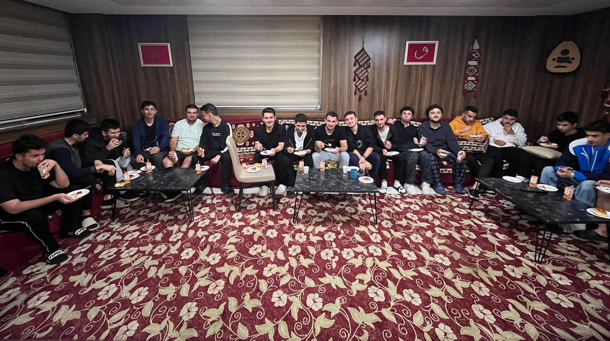 SakaryaKYGM's tweet photo. 📍Akyazı Yurdu 

Manevi danışmanımız öncülüğünde İlçe Vaizlerinin katılımıyla yeni kayıtlı öğrencilerimize ikramlar eşliğinde Tanışma Çayı gecesi düzenlenmiştir.💫 https://t.co/xCsyTBbLdO