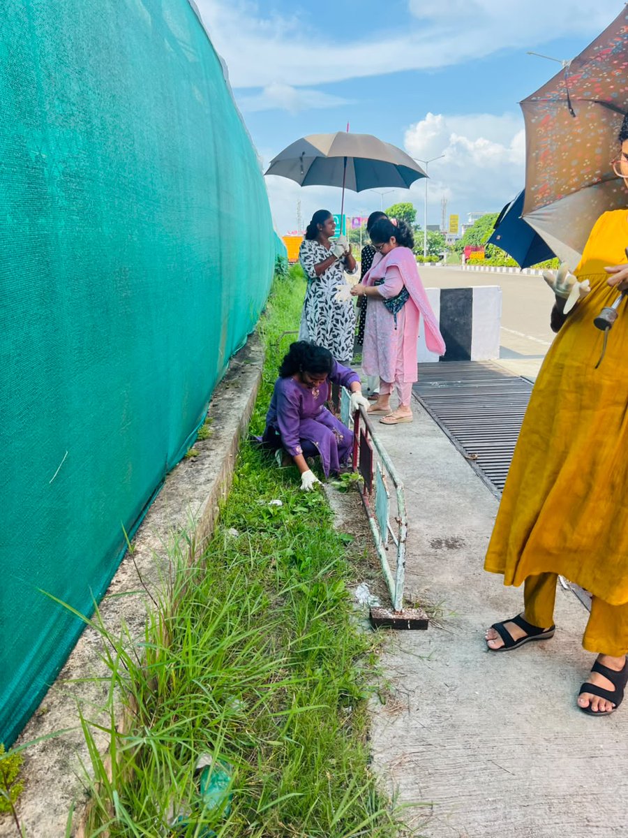 HealthCochin's tweet photo. EK DIN EK GHANTA EK SAATH- CTU CLEANING DRIVE AT APHO COCHIN AS A PART OF SHS 2026 #SHS2026 #SwachhataHiSeva2026 https://t.co/yc8H0qgo3z