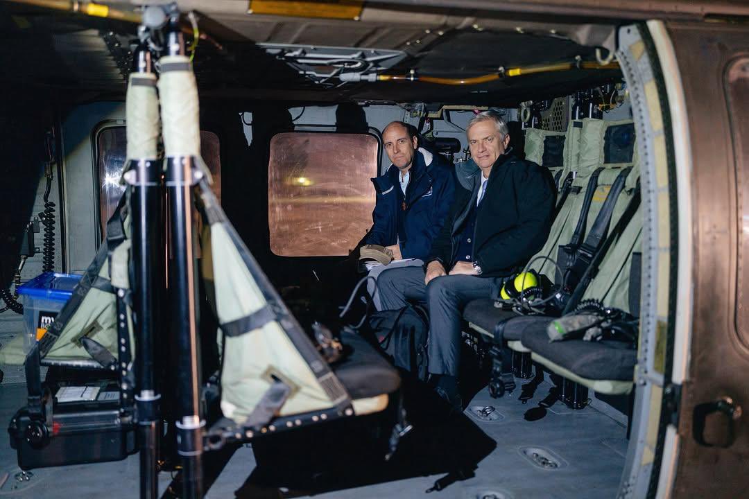 martinarrau's tweet photo. Rumbo a Ollagüe, donde se cuida la soberanía de Chile. 🇨🇱 
Junto al Presidente Kast, avanzamos hacia una de las fronteras más extremas de nuestro país, para llevar presencia, seguridad y compromiso. Porque ningún territorio está demasiado lejos y ninguna comunidad puede quedar atrás: Chile se protege y se construye en cada rincón.
