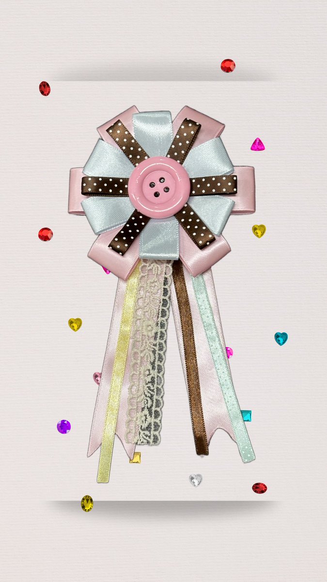 A2mishop's tweet photo. Ready to order 💌❕

price / size 🎀
S - 39
M - 59
L - 89

📮 only 35.- for shipping / 3 orders free shipping 
💌 DM us ig : aami.bkk 

#rosetteribbon #เข็มกลัดริบบิ้น #ปัจฉิม #พวงกุญแจ #craft https://t.co/1ROySPq0lq