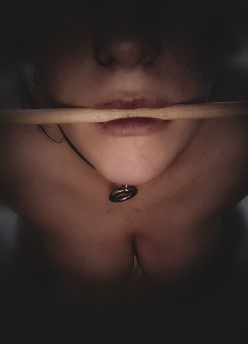 _Lexi_Loove_'s tweet photo. ... Ich weiß, wo ich hingehöre ⛓️🙇‍♀️🖤
#devoterdonnerstag https://t.co/LH6YYCnxXv