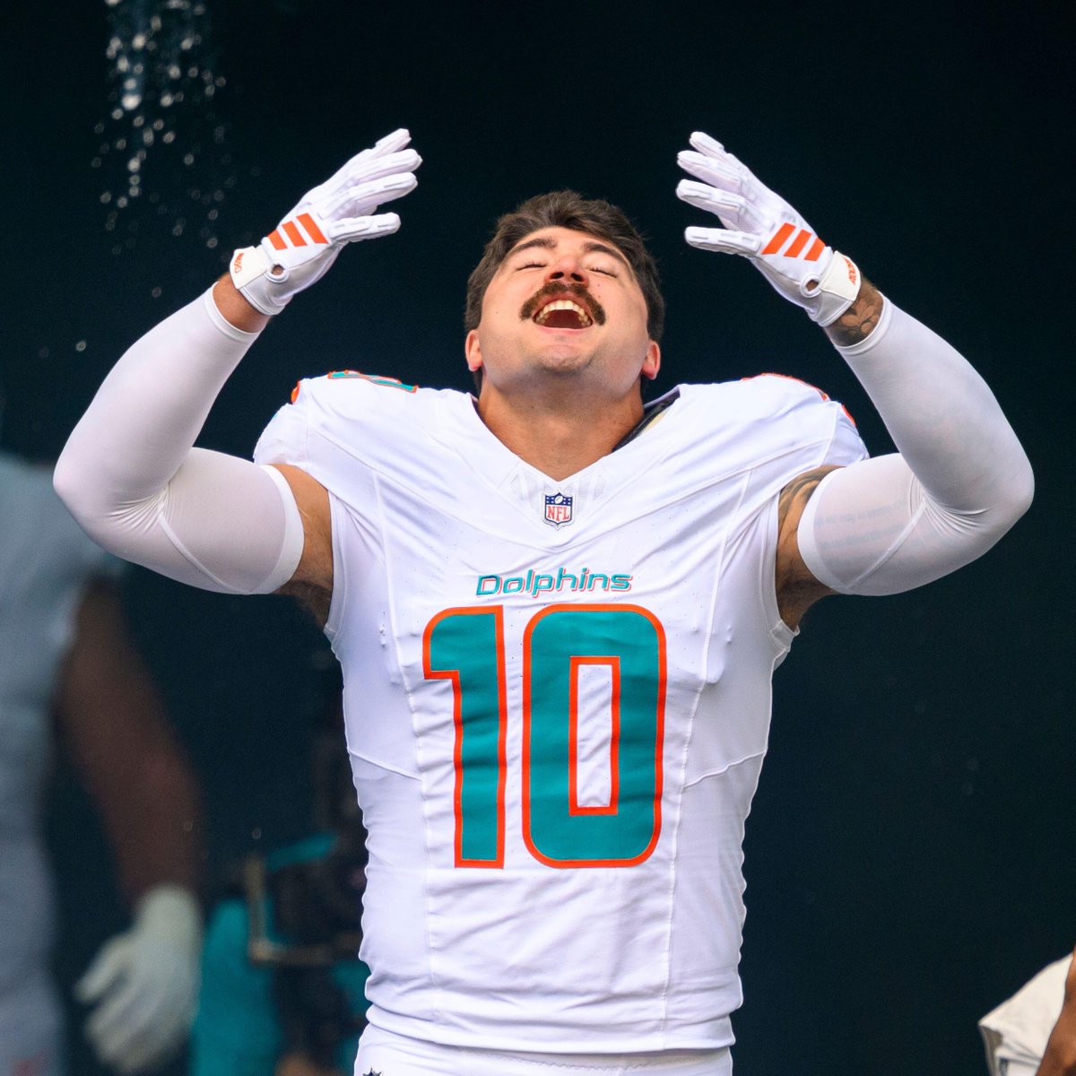 PFF's tweet photo. Most defensive stops* this season

Jacob Rodriguez    15
Will Anderson Jr    15
Nakobe Dean         14
Zack Baun                13
Eric Wilson               13

*tackle that constitutes failure for offense https://t.co/I7S2P215hM