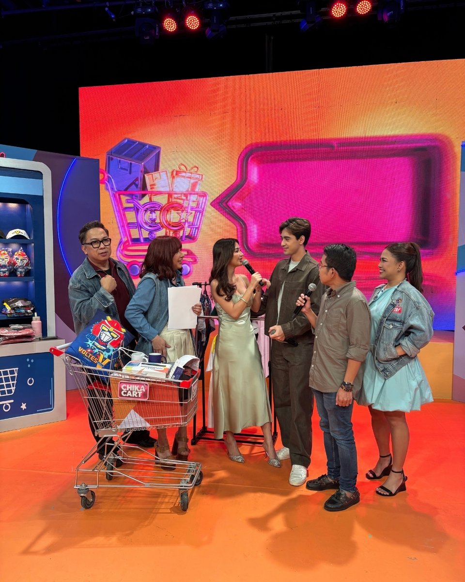 gtvphilippines's tweet photo. CHIKAMATES, hindi pa tapos ang chikahan! May additional chikahan at kulitan pa ONLINE!

#ChikaCartYasserRobb
Watch #ChikaCart, WEEKDAYS, 5:15 PM on GTV! 🛒 https://t.co/m0yhdJJHtX