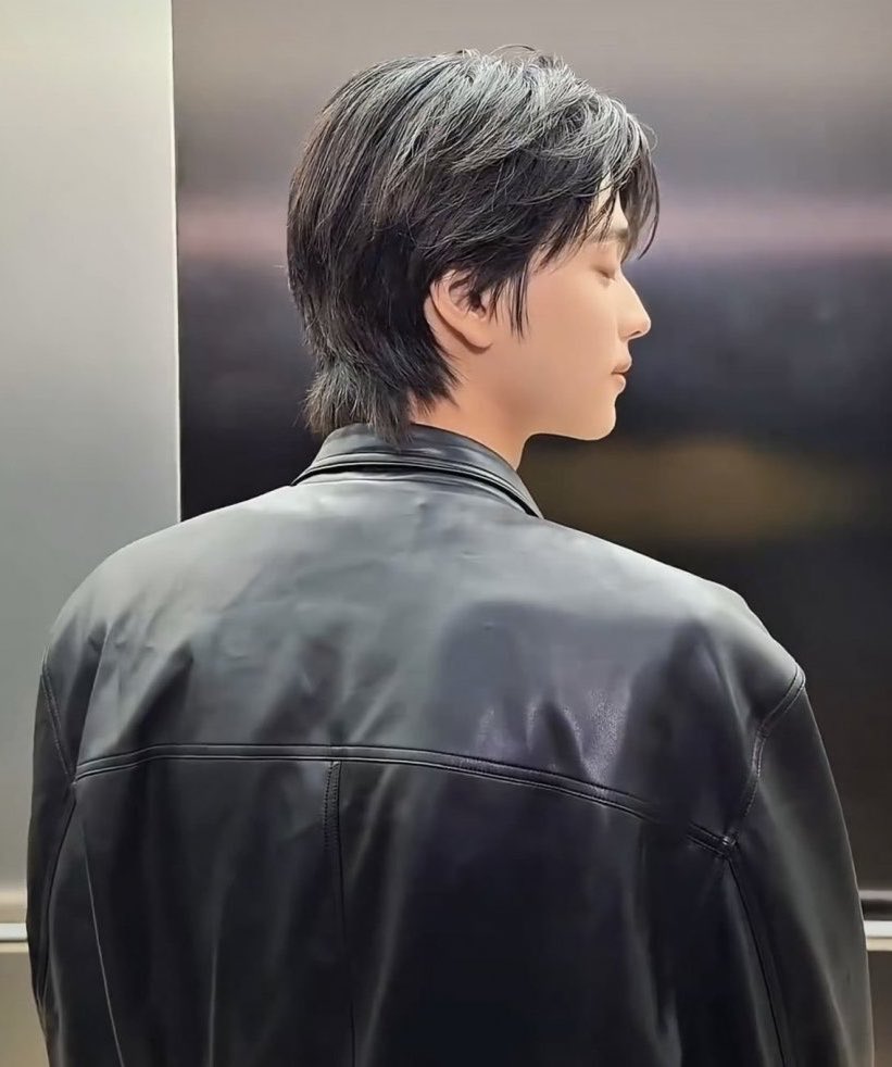 SJHsideface's tweet photo. #신유 #SHINYU #シニュ #申惟 #투어스 #TWS https://t.co/bM9kwIa74w
