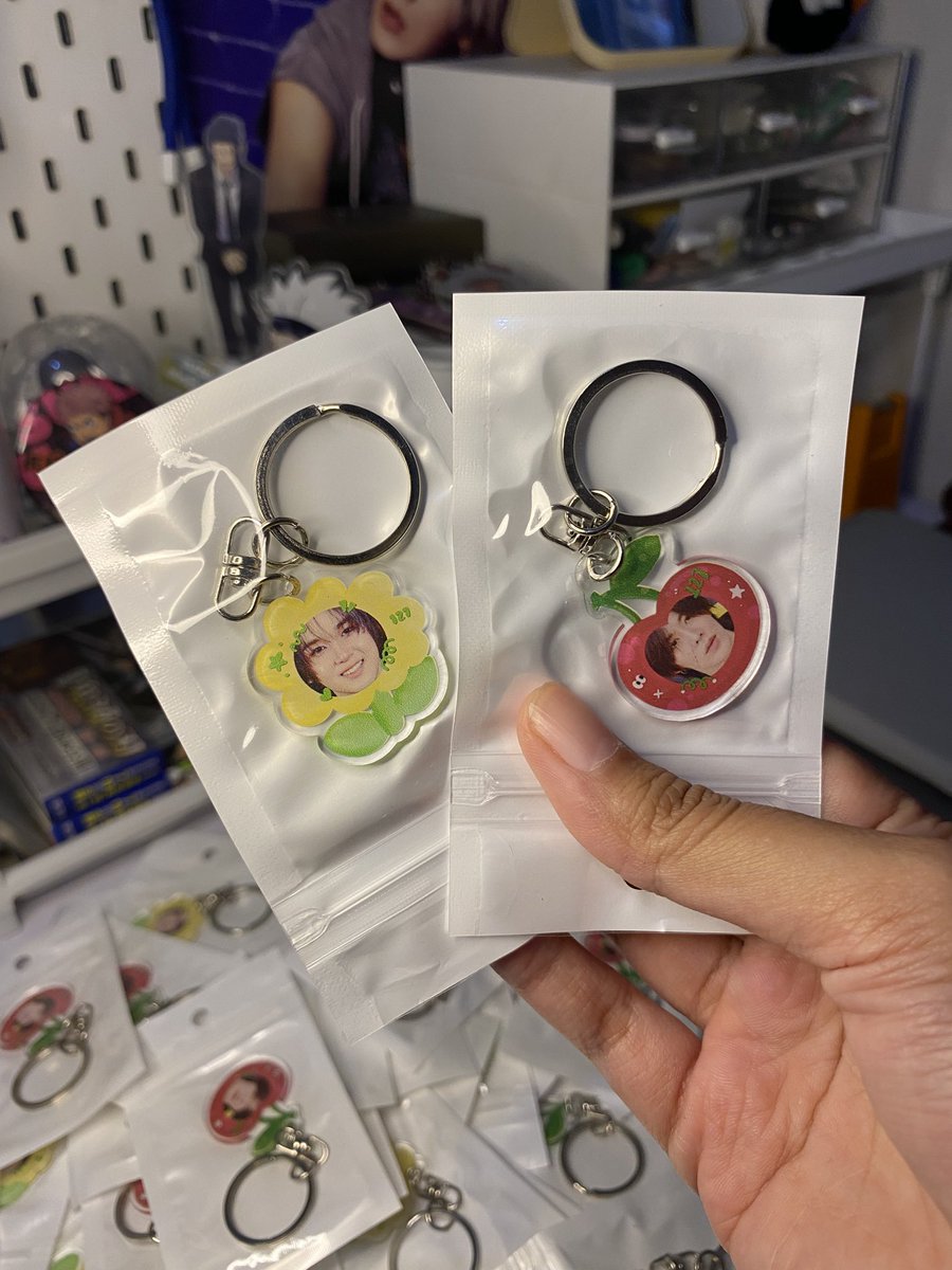 iluition's tweet photo. Finally nyampe cherry sama sunflower kuuu :) https://t.co/meyzL0TgXE