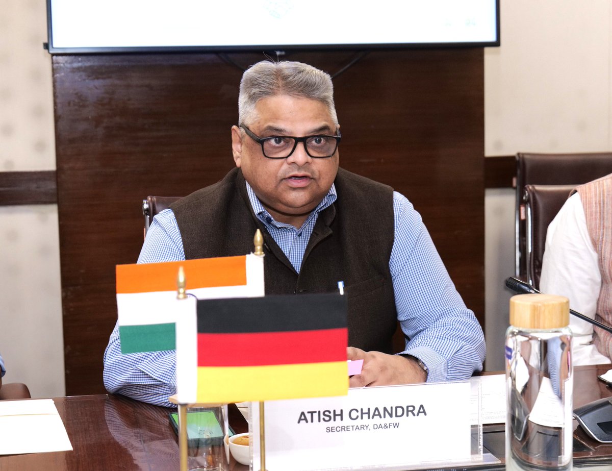 AgriGoI's tweet photo. Secretary, DA&FW, Shri Atish Chandra, held a bilateral meeting with Ms. Martina Englhardt-Kopf, Parliamentary State Secretary, Germany, today at Krishi Bhawan, New Delhi.Discussions focused on strengthening cooperation in agri-food trade, farm mechanisation, precision and digital agriculture, fisheries, research and innovation, and further strengthening existing bilateral mechanisms.

#AtishChandra #KrishiBhawan #DAFW #BilateralMeeting #IndiaGermany #IndoGermanCooperation
#AgriDiplomacy #InternationalTrade