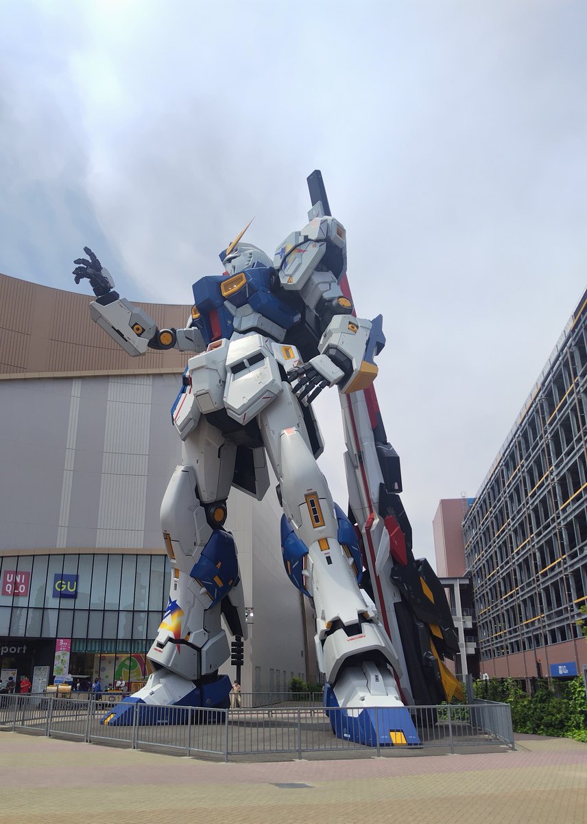 iC6O2FZWlr6fyjN's tweet photo. 実物大νガンダム
目の前で見たときの迫力は凄かった。
動き出した時もすごい興奮した。
大人になってもこんなにワクワクするのは何故だろう。
ワクワクと興奮をありがとうガンダム。 https://t.co/Eu0ySYdurf