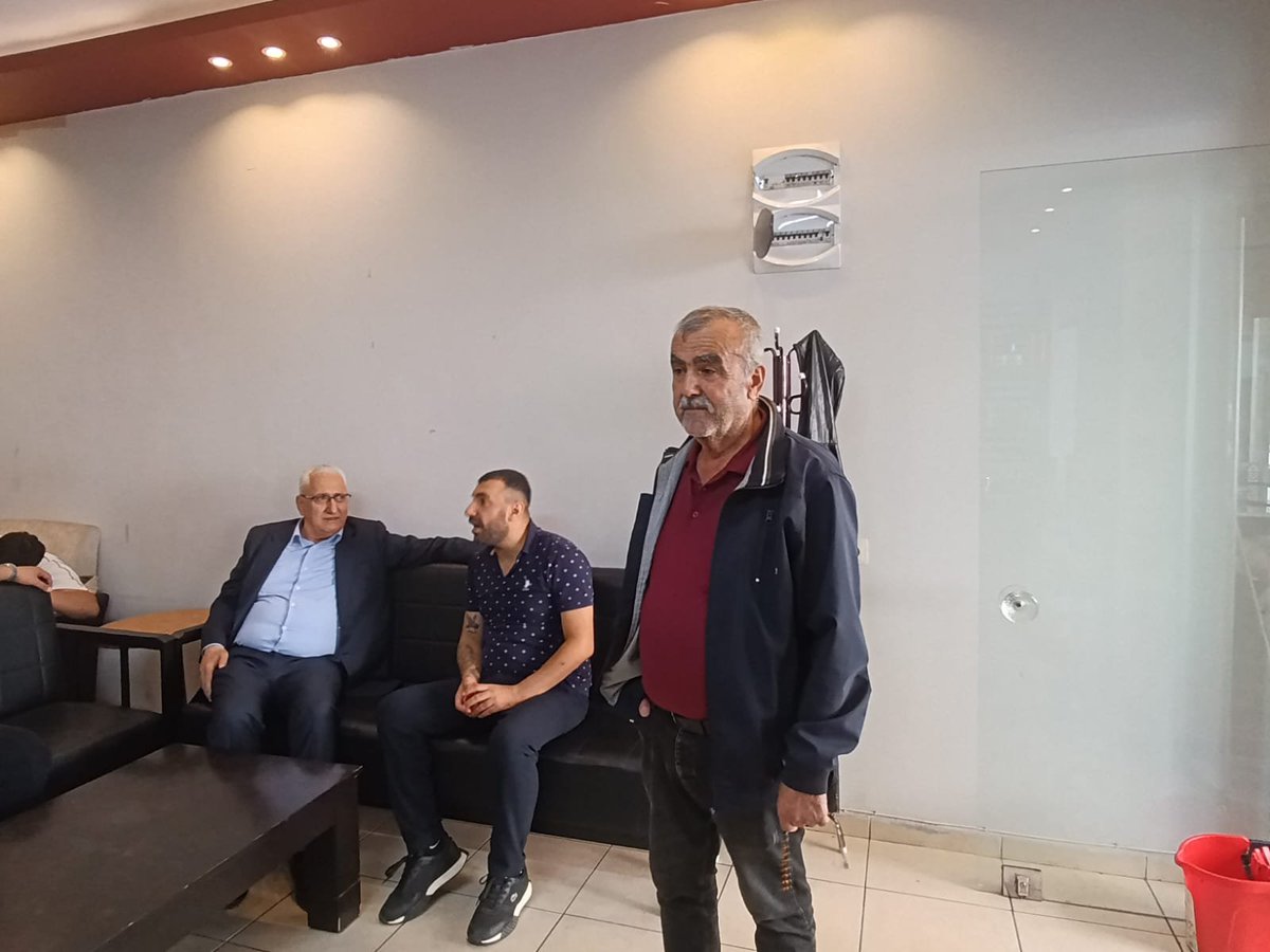 MHPSeyhanKACEP's tweet photo. İlçe Başkanımız Sayın Turgut Bağdağı, esnaf ziyaretleri kapsamında erkek kuaförü işletme sahibi Onur Gök Bey’i işyerinde ziyaret etti.
Samimi sohbet ve hoş temenniler eşliğinde gerçekleştirdiğimiz ziyarette, kıymetli esnafımıza hayırlı işler ve bereketli kazançlar diledi. https://t.co/w9HAcVhrW7