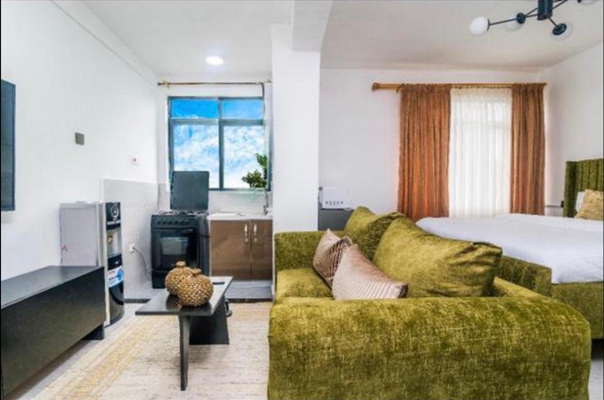 RandomsDestiny's tweet photo. Anyone around Kilimani?
I have a studio available,along Kindaruma road, Royal Garden,kes 3500 per night...

Please call or Whatsapp Toney to get it 📞0716191068 https://t.co/sFTMWncnXx
