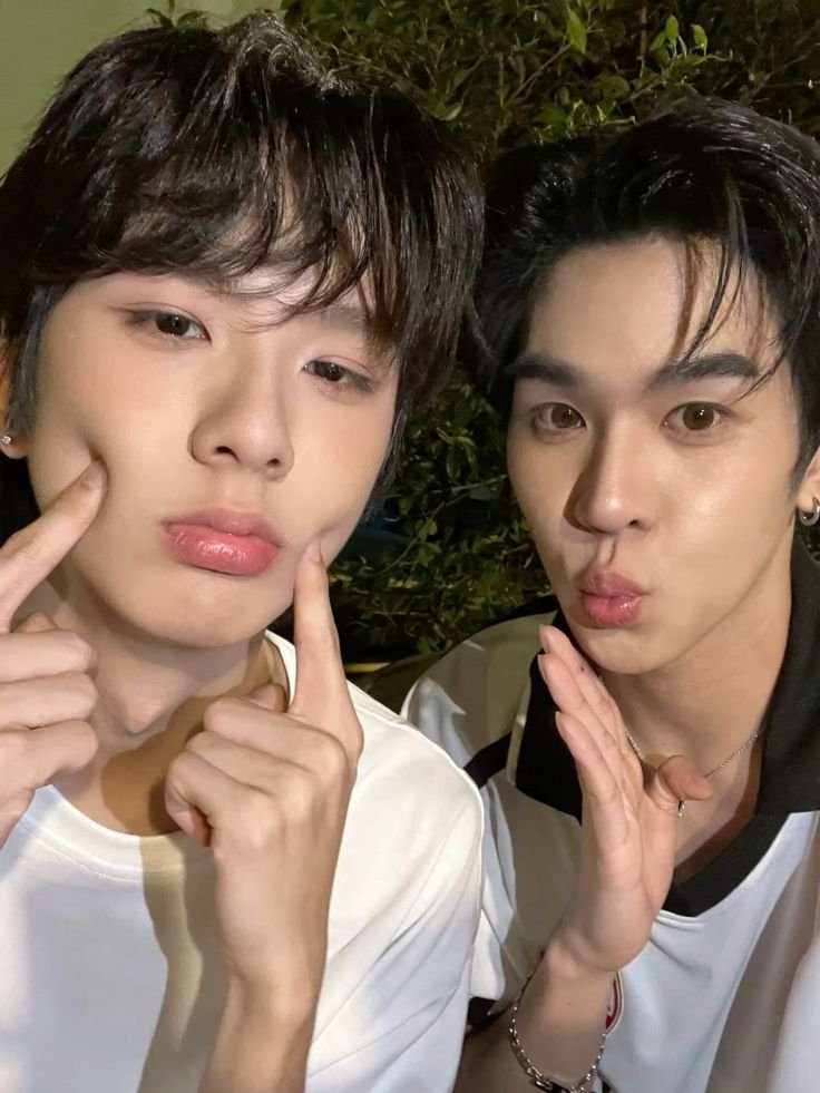 imaboutotnt_'s tweet photo. looking for bl moots!

⋆ she/her 
⋆ mainly  #ryujinpatji + #auausave 
⋆ also into pttp, thomaskong
⋆ not new to #bltwt or #stantwt 
⋆ currently watching: mr fanboy

♡ / ↻ to be moots https://t.co/DlKLn63dEL