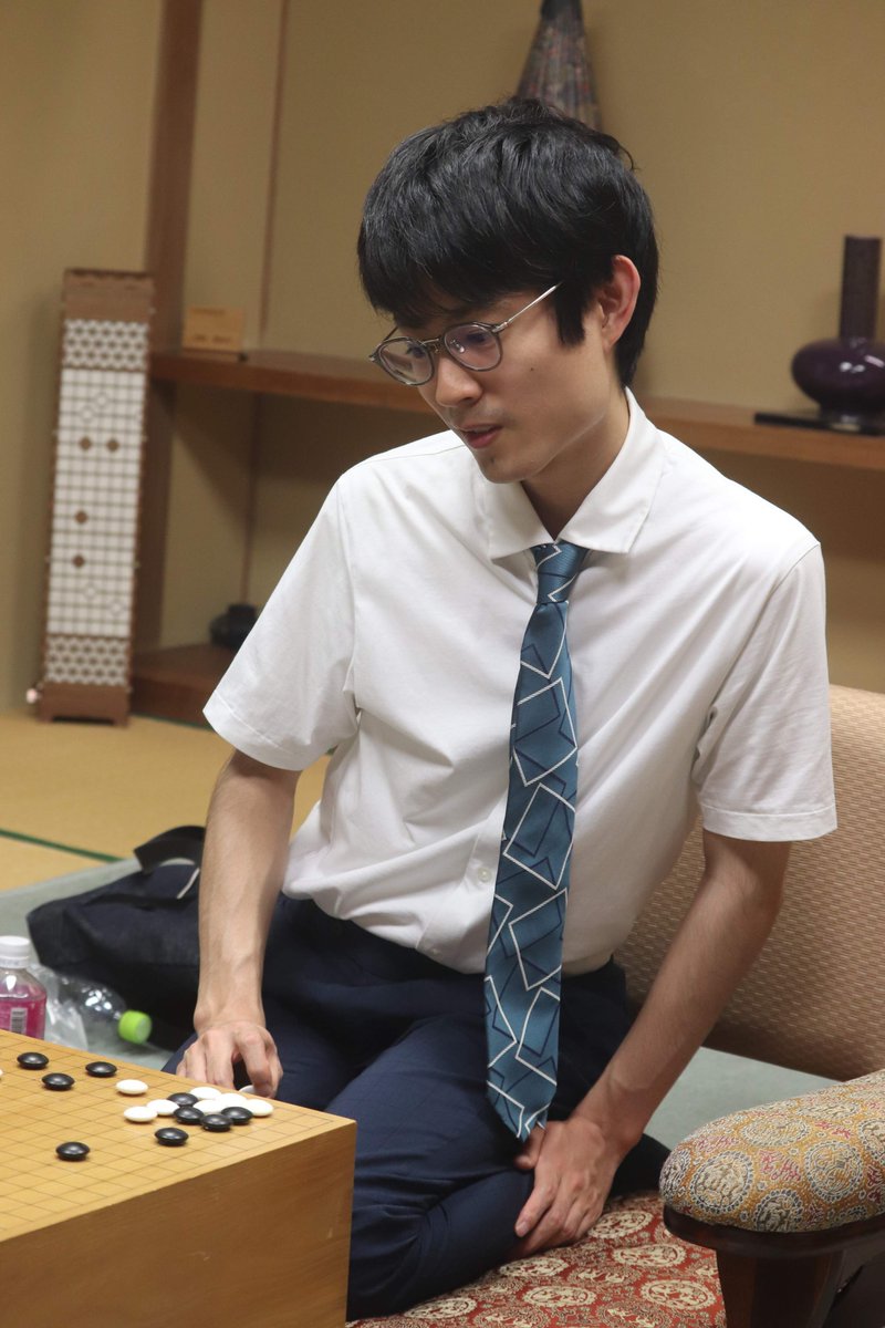 yomiuri_kisei's tweet photo. #芝野虎丸 棋聖への挑戦権を争う第51期 #棋聖戦 挑戦者決定トーナメントの初戦が１日行われ、 #大西竜平 七段(Bリーグ優勝)が #富士田明彦 八段（Cリーグ優勝）に190手までで白番中押し勝ちしました。大西七段は19日の次戦で ＃大竹優 七段（Aリーグ優勝）と対戦します。 https://t.co/fGMuOVqglH