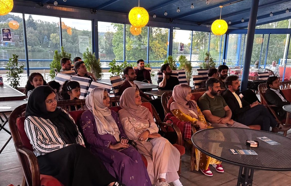 SKMCH's tweet photo. Glimpses from the networking event in PRAGUE, CZECH REPUBLIC, in support of #ShaukatKhanumKarachi 

Guest star: Hareem Farooq

Donate now and help us take Shaukat Khanum Hospital, Karachi, to the finish line 👉 https://t.co/CXwxpzYdqI 

#SKMCHPragueEvent #SKMCH #CzechRepublic https://t.co/RteJt2gSUd