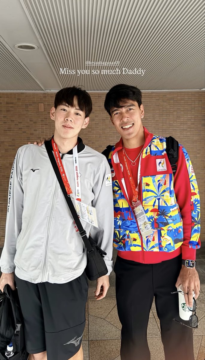 LeeHakuStan's tweet photo. Hsun calling Bryan “daddy” https://t.co/BAyCJqDS6a