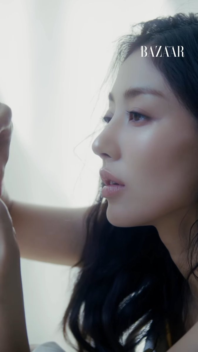 WithPJihyo's tweet photo. Jihyo's beautiful side profile getting highlighted in the film >>>>> https://t.co/78bTioC0Zz