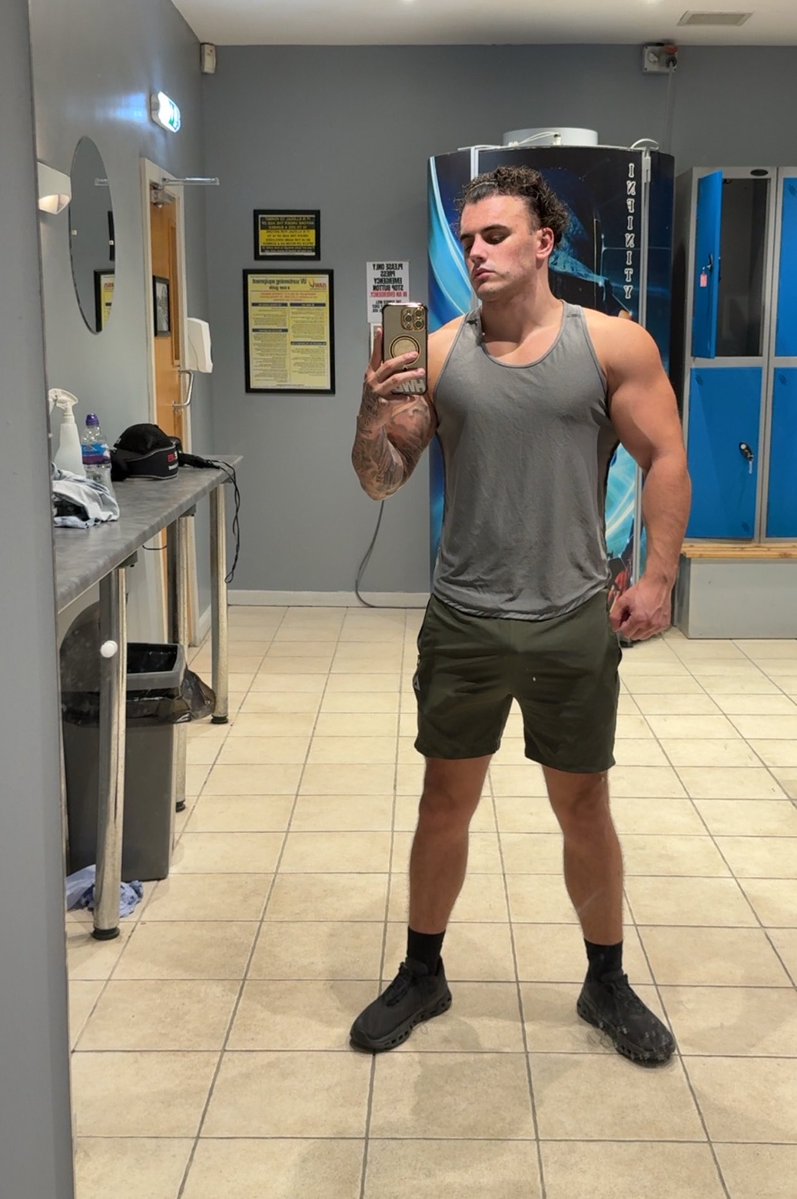 CashmasterAB's tweet photo. I’m not here to chase you, convince you, or beg for your attention. 

I know exactly what I’m worth and if you want my attention, you’ll have to show me you understand that too. 💸 https://t.co/Q6qDppADx0
