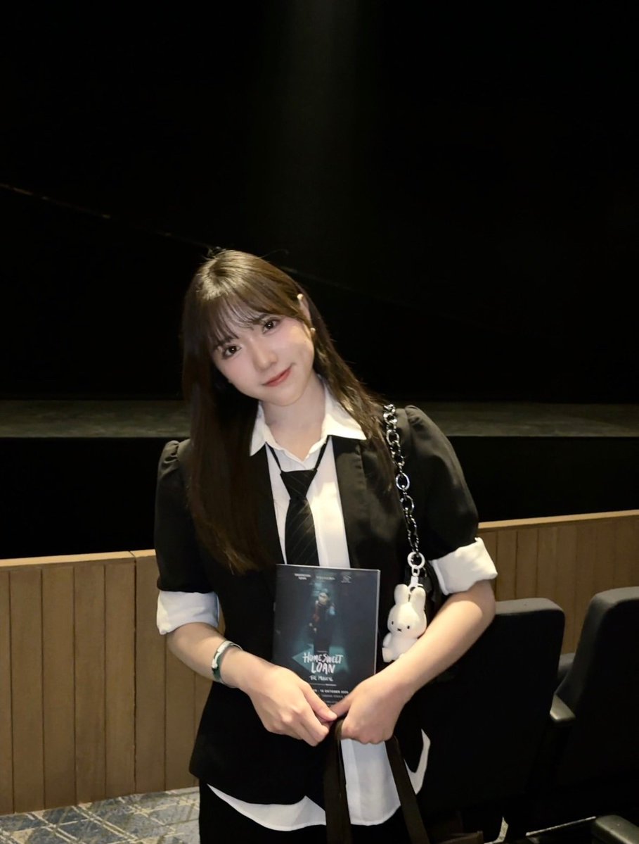 Gracieluv_ID's tweet photo. [ Instagram feed Update ]

Maba habis menonton drama musikal @Gracie_JKT48 🥰🤍

https://t.co/3SEPtPI2M3 https://t.co/XReurDKjx3
