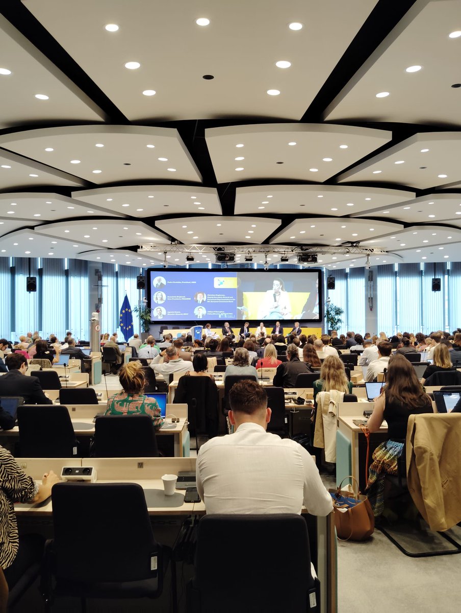 Amep_Cat's tweet photo. Avui som al Citizen Energy Forum @Energy4Europe 🔋

Obrint nous fronts! 💠

https://t.co/m9RbwxlDnS https://t.co/YfFYBfKKhj