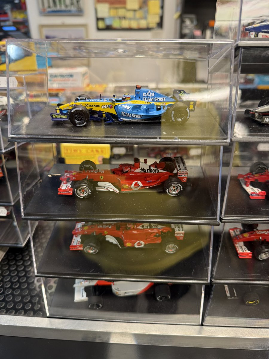 cars_tiny's tweet photo. F1 scala 1:43 Minichamps Hotwheels #tinycars #f1 #scalemodel #formulauno #hotwheels https://t.co/MV5jiHZsPf