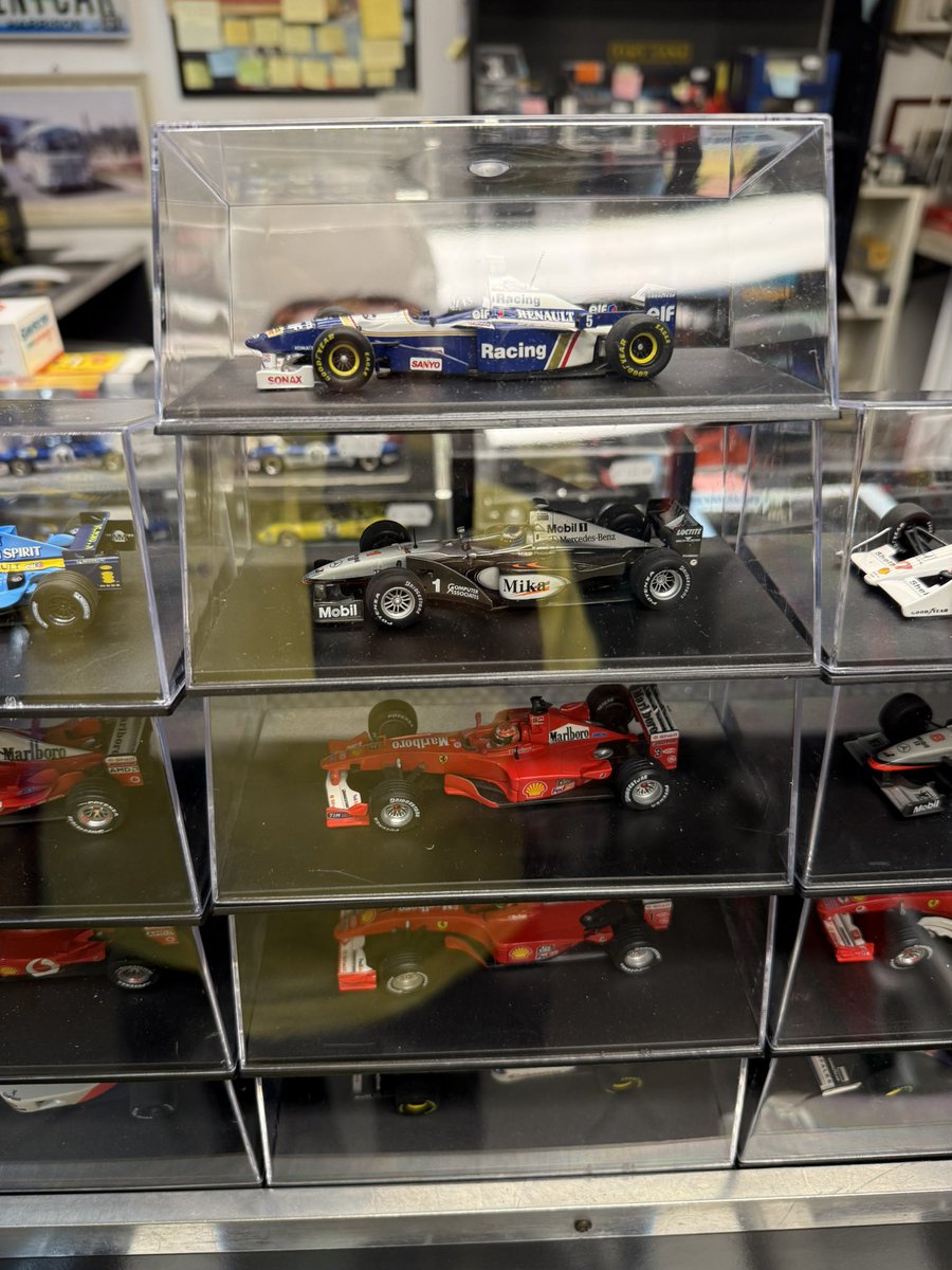 cars_tiny's tweet photo. F1 scala 1:43 Minichamps Hotwheels #tinycars #f1 #scalemodel #formulauno #hotwheels https://t.co/MV5jiHZsPf