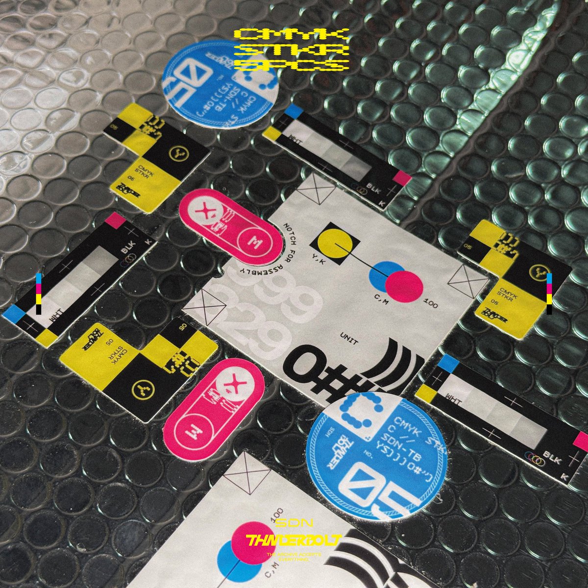 YOTASAKI_LOG's tweet photo. CMYK STKR
スマホに収まるサイズで作ってみた https://t.co/BVy5dRoKNV