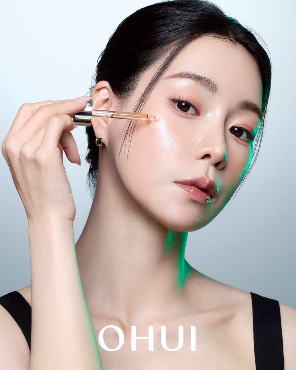 limjiyeon_ph's tweet photo. [@ohui.official INSTAGRAM UPDATE| 261001]

OHUI officially welcomes #LimJiYeon as its new ambassador! ✨💚

She looks absolutely stunning in her first campaign with the brand. 

#임지연 #LimJiYeon #OHUI https://t.co/IlmtlGwIw4