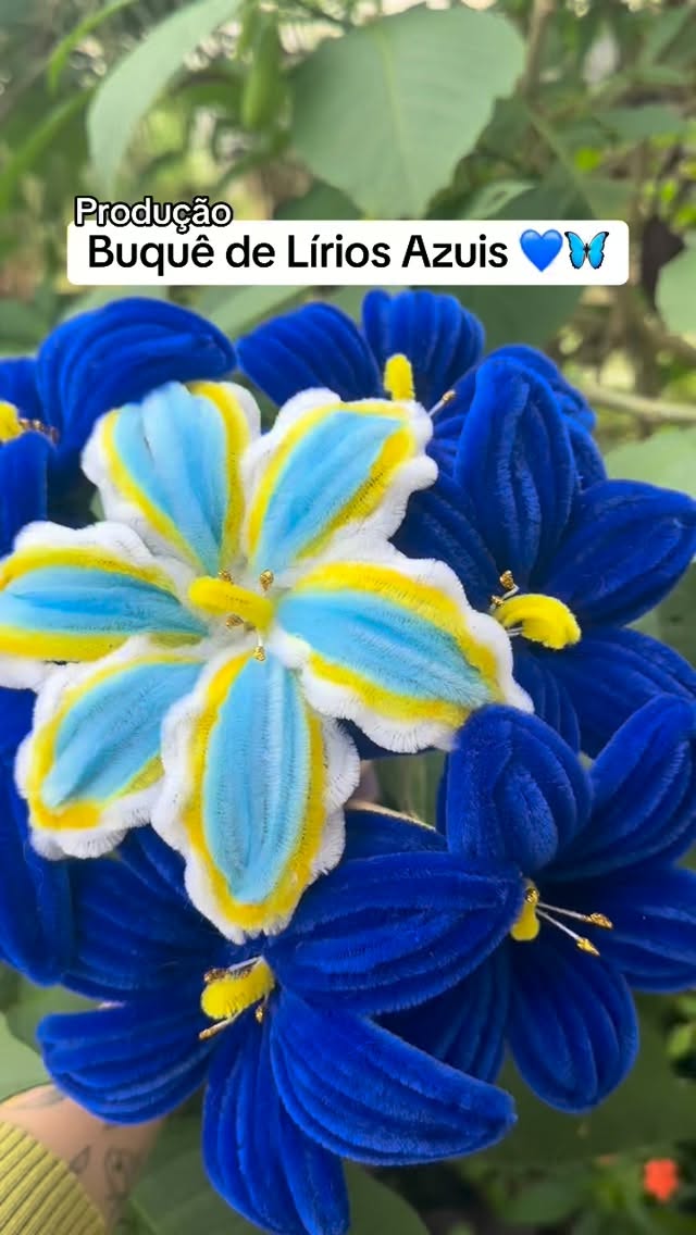 XoxMileyCyrus's tweet photo. Our new creation: a bouquet of Blue Lilies https://t.co/l0itpAgB40