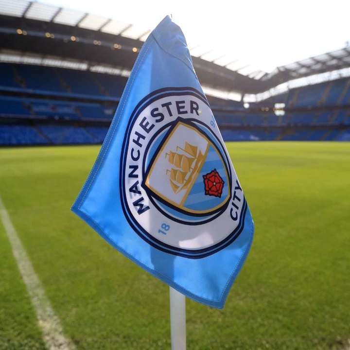 UnitedUpdates's tweet photo. 🚨🚨🎙️ | David Ornstein on the possible punishment for Manchester City:

“I don’t expect them to REMAIN in the Premier League if a punishment is equivalent to the verdict” #mufc 👀 https://t.co/sal0YwdvOt