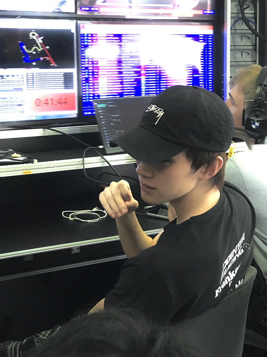 icyiranz's tweet photo. 261001 | #zhouyiran studio xhs update

“guys, come look at zhou yiran, dropping the full size pics here ! ”

#周翊然 https://t.co/osEdSC7SPf