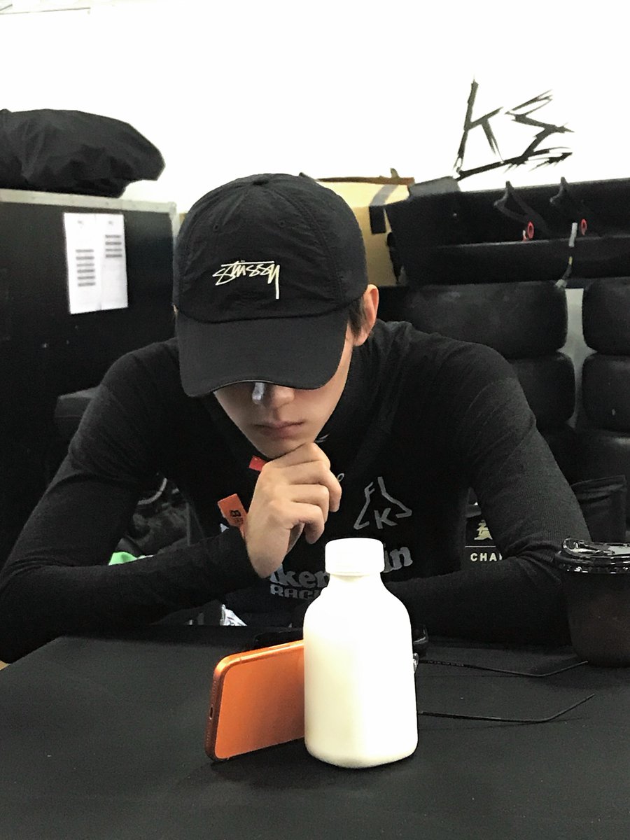 icyiranz's tweet photo. 261001 | #zhouyiran studio xhs update

“guys, come look at zhou yiran, dropping the full size pics here ! ”

#周翊然 https://t.co/osEdSC7SPf