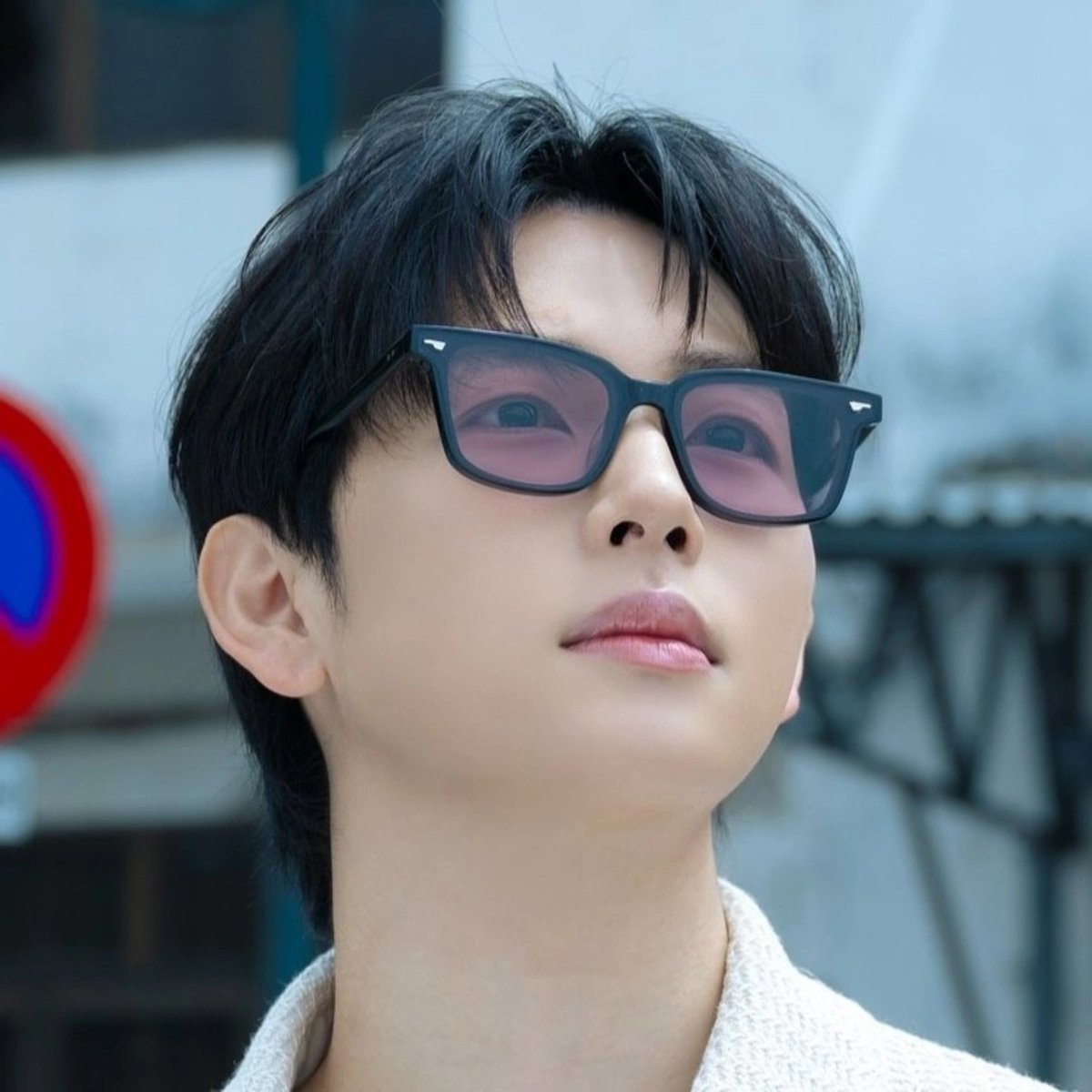 AboutYou_Swan's tweet photo. Yim Siwan si paling ninja. Tiba-tiba ngereview filmnya Tom Cruise 'Digger' 😁 https://t.co/XWfZvsNgeq