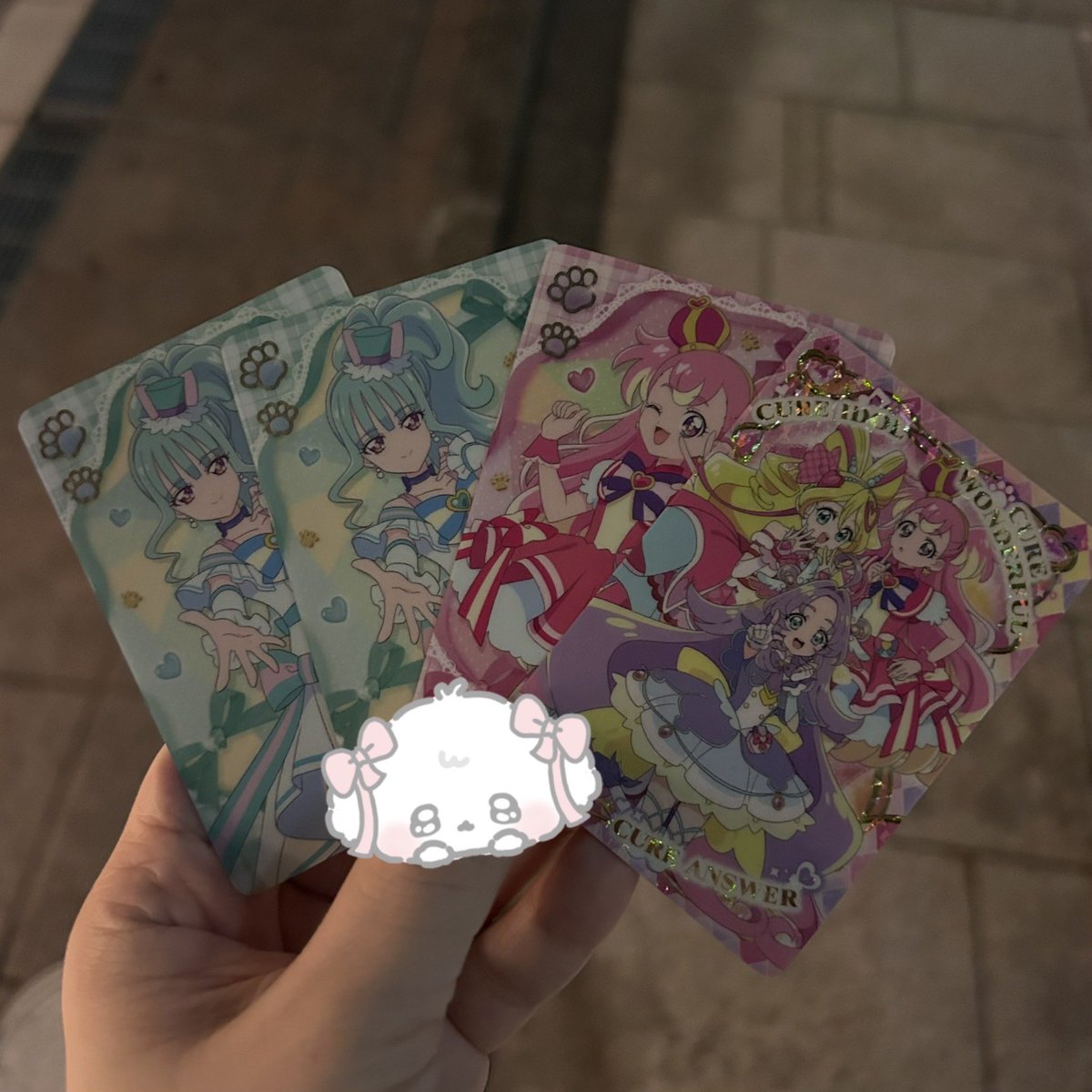 banka250805's tweet photo. 最寄りの100均にあったので買った〜✨
マジ可愛いカード過ぎる…エクレール出るまで見つけたら買いそう😇 https://t.co/H9AfNDIoJ0