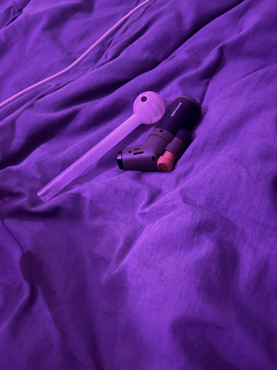 CockaddictFag's tweet photo. Clouds rollin’ in Fucking spun watching depraved porn imagining getting destroyed right now by a hung hard cock as he degrades me! DMs are always open. HMU! https://t.co/pFkxbS0FKn