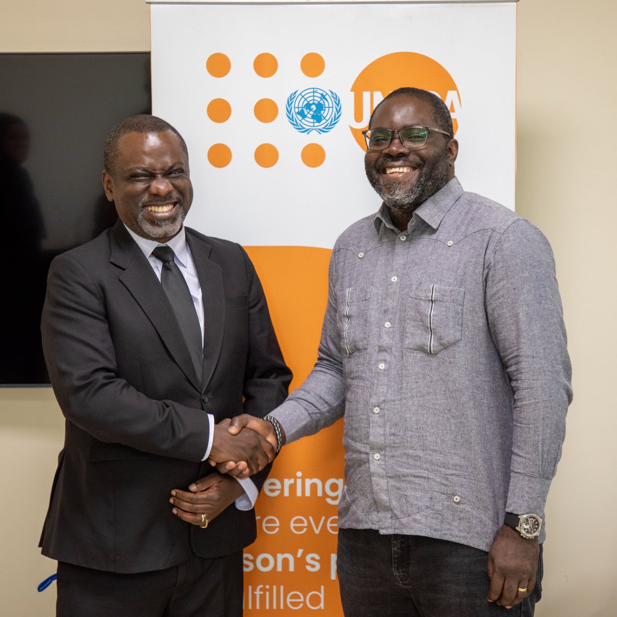WHOSom's tweet photo. .@WHOSom Rep. Dr. @karamagih met with @UNFPA_SOMALIA Rep. @jelidje to discuss shared health priorities in Somalia. The discussion highlighted the need to deepen &amp; automate analysis of data from surveys, master facility mapping, DHIS2, &amp; harmonize humanitarian support. @WHOEMRO https://t.co/ZmsWxoQarT