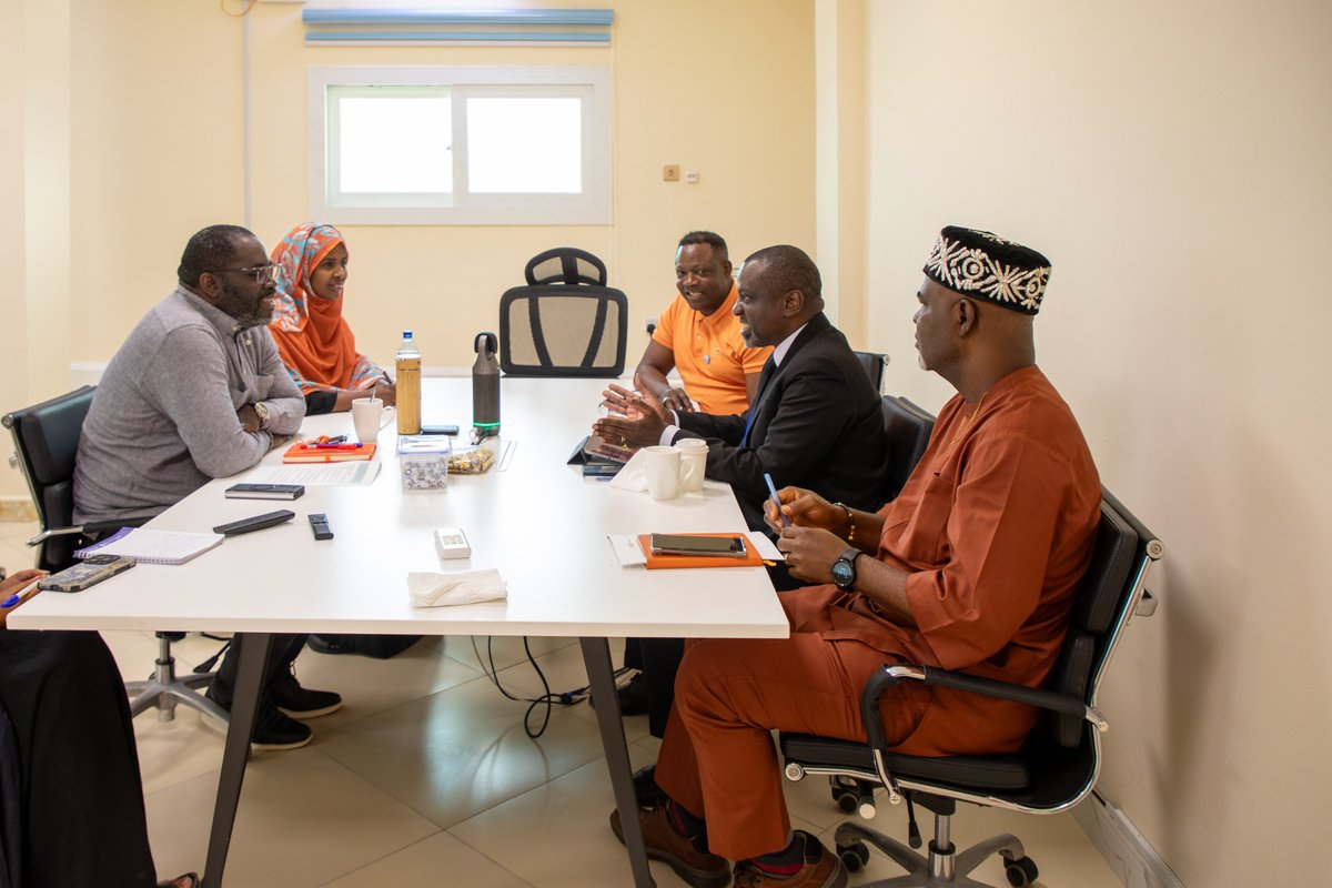 WHOSom's tweet photo. .@WHOSom Rep. Dr. @karamagih met with @UNFPA_SOMALIA Rep. @jelidje to discuss shared health priorities in Somalia. The discussion highlighted the need to deepen &amp; automate analysis of data from surveys, master facility mapping, DHIS2, &amp; harmonize humanitarian support. @WHOEMRO https://t.co/ZmsWxoQarT