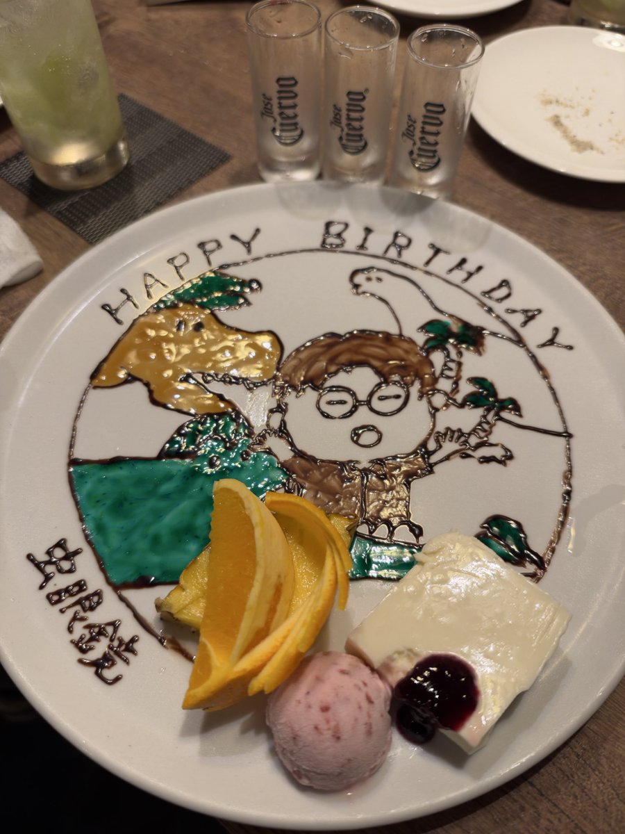 TO_ZAWAKUN's tweet photo. たくさんお祝いありがとうございました！
いつでも大飲み会開催できます！！ https://t.co/KeC8w2Lx8D