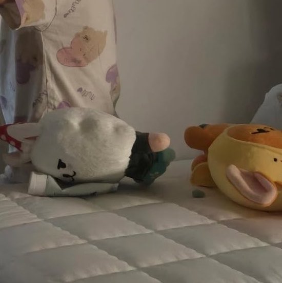homenhealing's tweet photo. soobin’s nephews with the meongchoon dolls? 👀 https://t.co/K6Detfivup