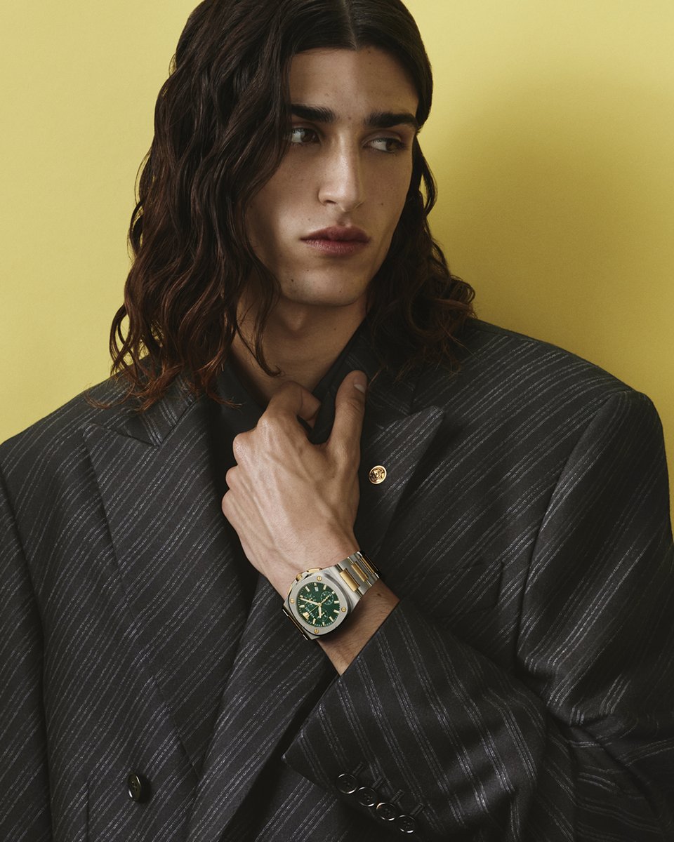Versace's tweet photo. Versace Fall Winter 2026 watches. 

Now available at https://t.co/zWiCQvnXJk https://t.co/V34oWISGYM