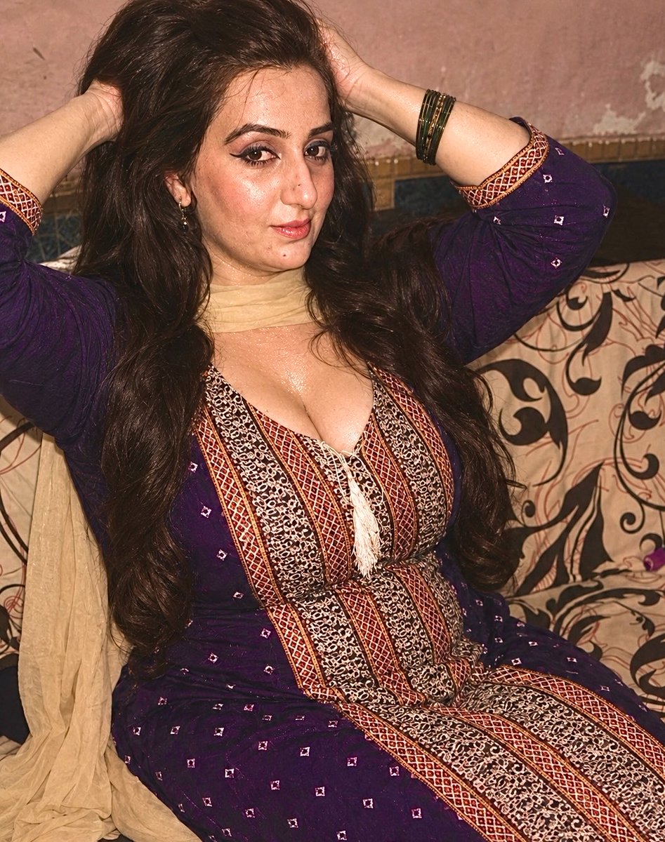 AileenaNaa07's tweet photo. کیا مجھے ابھی نہا لینا چاہیے یا کچھ دیر آرام کرنا چاہیے؟🥵💦🥵 #BollywoodHot #ViralVideo #TrendingNow #desi #india #hotgirl https://t.co/MaE5mq76uk