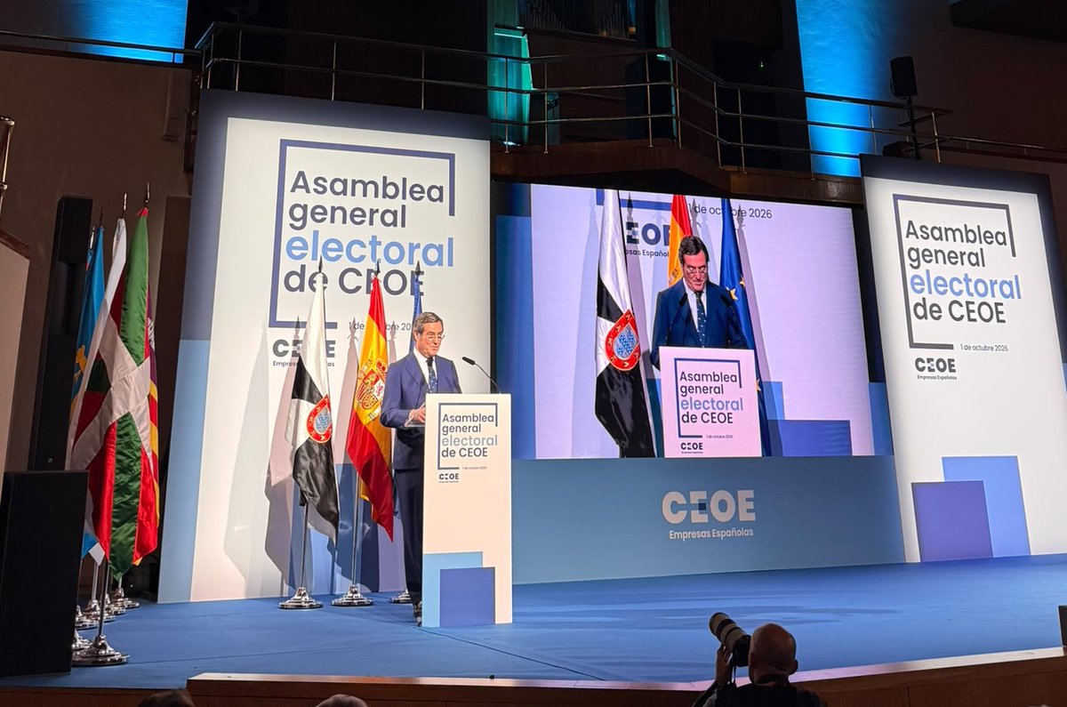 CEV_CV's tweet photo. Felicidades a @agaramendil por su reelección como presidente de @CEOE_ES 👏👏

¡Enhorabuena y mucho éxito en esta nueva etapa! https://t.co/yhsPgDNje8
