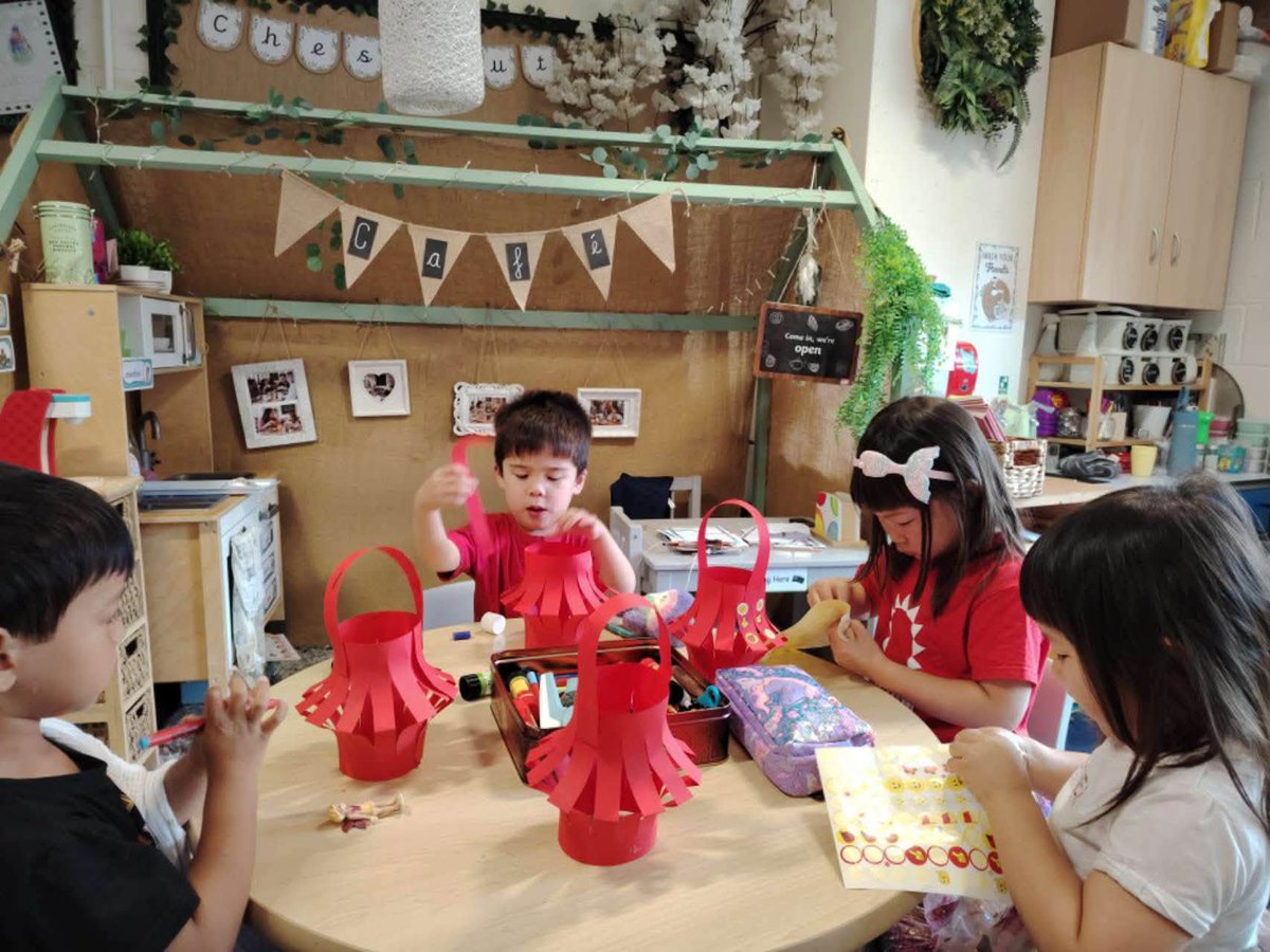 horizonmandarin's tweet photo. Our teachers prepared learning with the mid-autumn festival - a new student who came for a trial session asked to come on Sundays too! https://t.co/SXf2yJYMRc