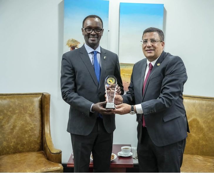 rwandainsa's tweet photo. On 29th September in Midrand, the High Commissioner H.E. @ehategeka  paid a courtesy visit to H.E. Fateh Boutbig, President of the @AfrikParliament 

The High Commissioner congratulated the President on his recent election. Discussions centred on strengthening ties between Rwanda’s Parliament and the Pan-African Parliament, promoting parliamentary #diplomacy and advancing Africa’s shared aspirations under Agenda 2063.

Both emphasised the importance of collective action to promote #peace, #security and development across the continent.