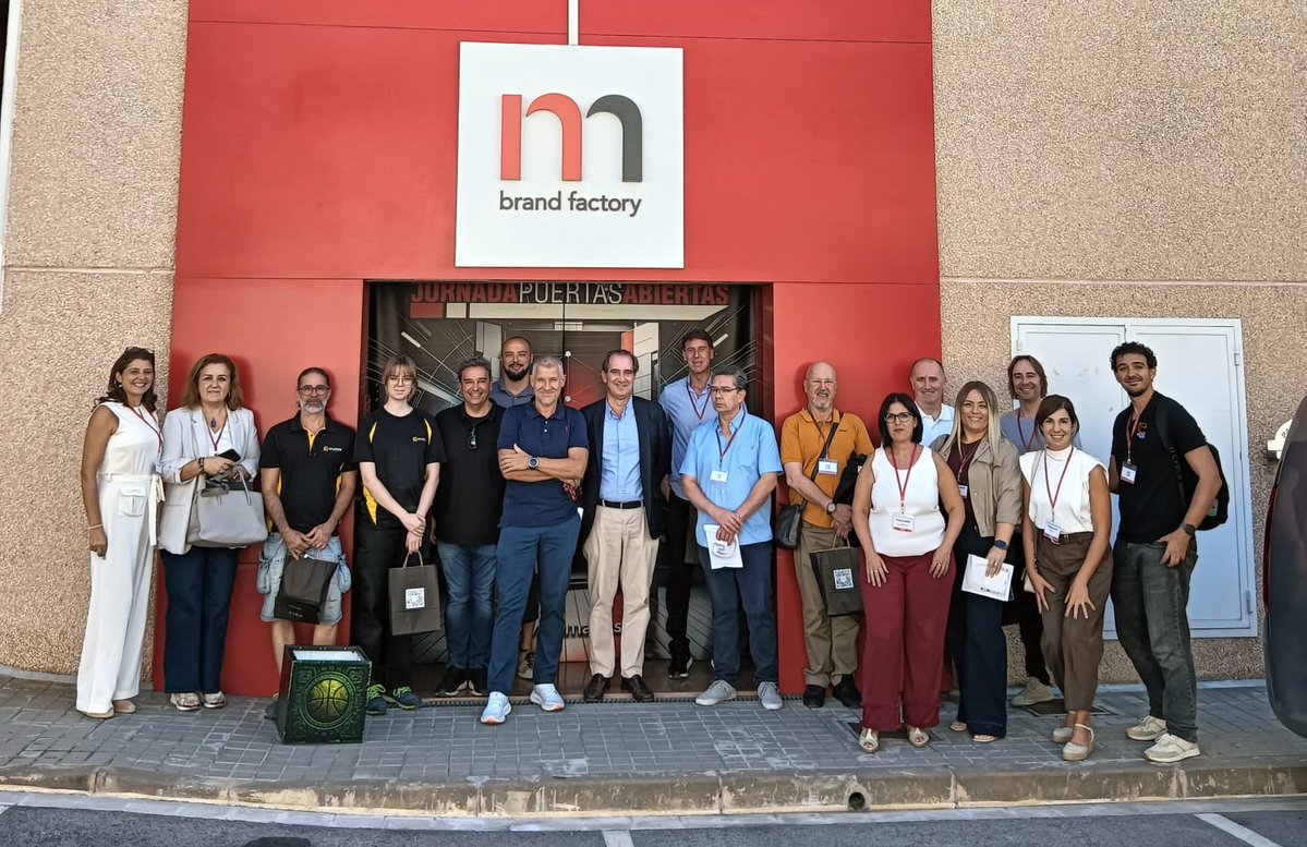 APdigitales's tweet photo. Jornada de Puertas Abiertas de #Namar Brand Factory: mucho más que impresión para construir la imagen corporativa de cualquier empresa o anunciante

Más info👉https://t.co/jxA5xJPuDN

#NamarBrandFactory #impresiondigital #comunicacionvisual #retail #displays #impresiongranformato https://t.co/IF4p59Bqjw