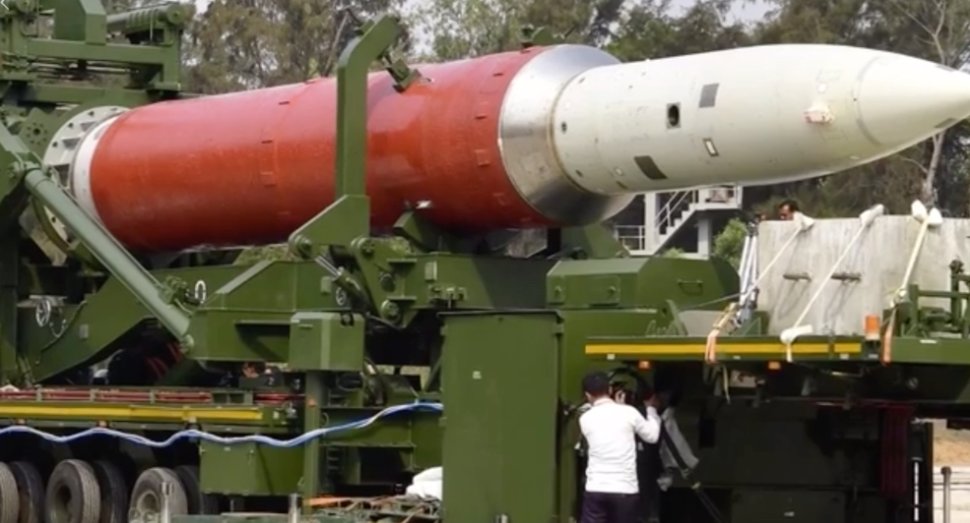GlobalDecorp7k's tweet photo. @aadilbrar The  AntiSat missile that hit the satellite https://t.co/BtvRL1Hrki