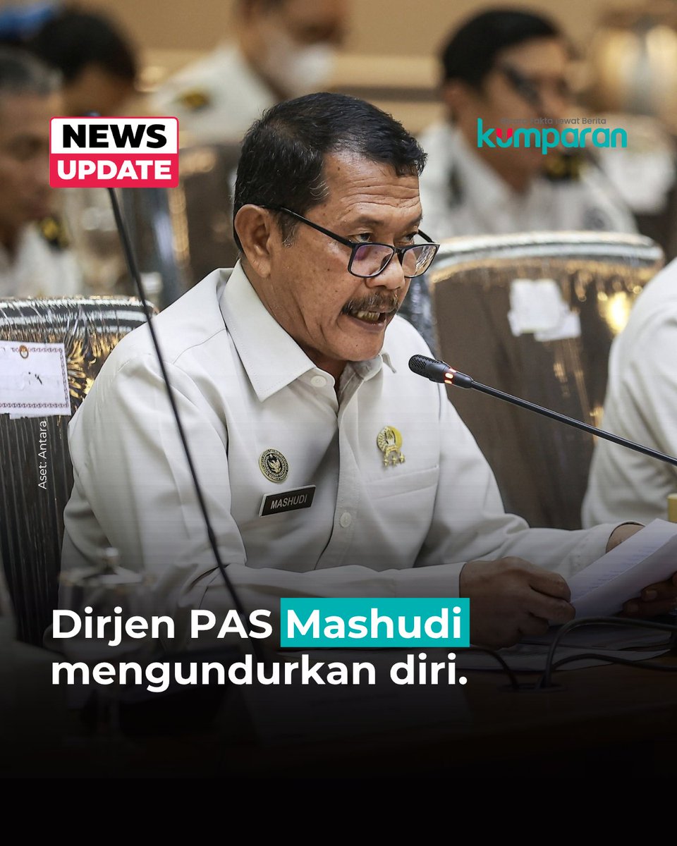 kumparan's tweet photo. Dirjen Pemasyarakatan Mashudi mengundurkan diri dari jabatannya. Surat pengunduran diri Mashudi disampaikan ke Menteri Imigrasi dan Pemasyarakatan Agus Andrianto.

Surat tersebut diterima oleh Agus per Kamis (1/10). Dalam keterangan yang kumparan terima, pengunduran diri Mashudi merupakan bentuk pertanggungjawaban moral terhadap peristiwa yang terjadi di Lembaga Pemasyarakatan Kelas IIA Cibinong.

Kepala Pusat Data, Informasi, dan Komunikasi Publik Kementerian Imigrasi dan Pemasyarakatan (Kemenimipas), Akbar Hadi, mengonfirmasi hal tersebut.

"Hari ini Bapak Menteri Imipas telah menerima surat pengunduran diri Bapak Mashudi sebagai Direktur Jenderal Pemasyarakatan," jelas Akbar.

📸: Dok. Antara.
⁠
Baca selengkapnya dengan klik link di bio. Cari tahu berita update lainnya dengan download aplikasi kumparan di App Store atau Google Play.⁠
⁠
📝: newsupdate | update | news | oneliner | R176 | E064 | E023
#bicarafaktalewatberita #kumparan