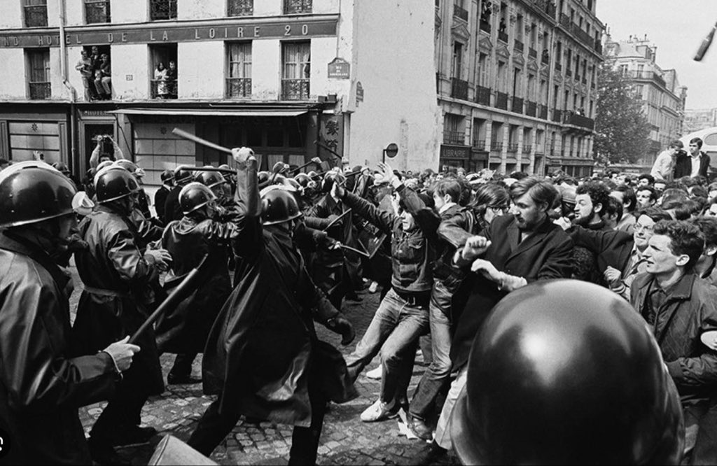 Milady__Oscar's tweet photo. Assez marrant de voir la génération qui a Mai 68 à son actif dire que les jeunes sont des p’tits cons ou des racailles en mal de violence gratuite https://t.co/LOhQlgtTcY