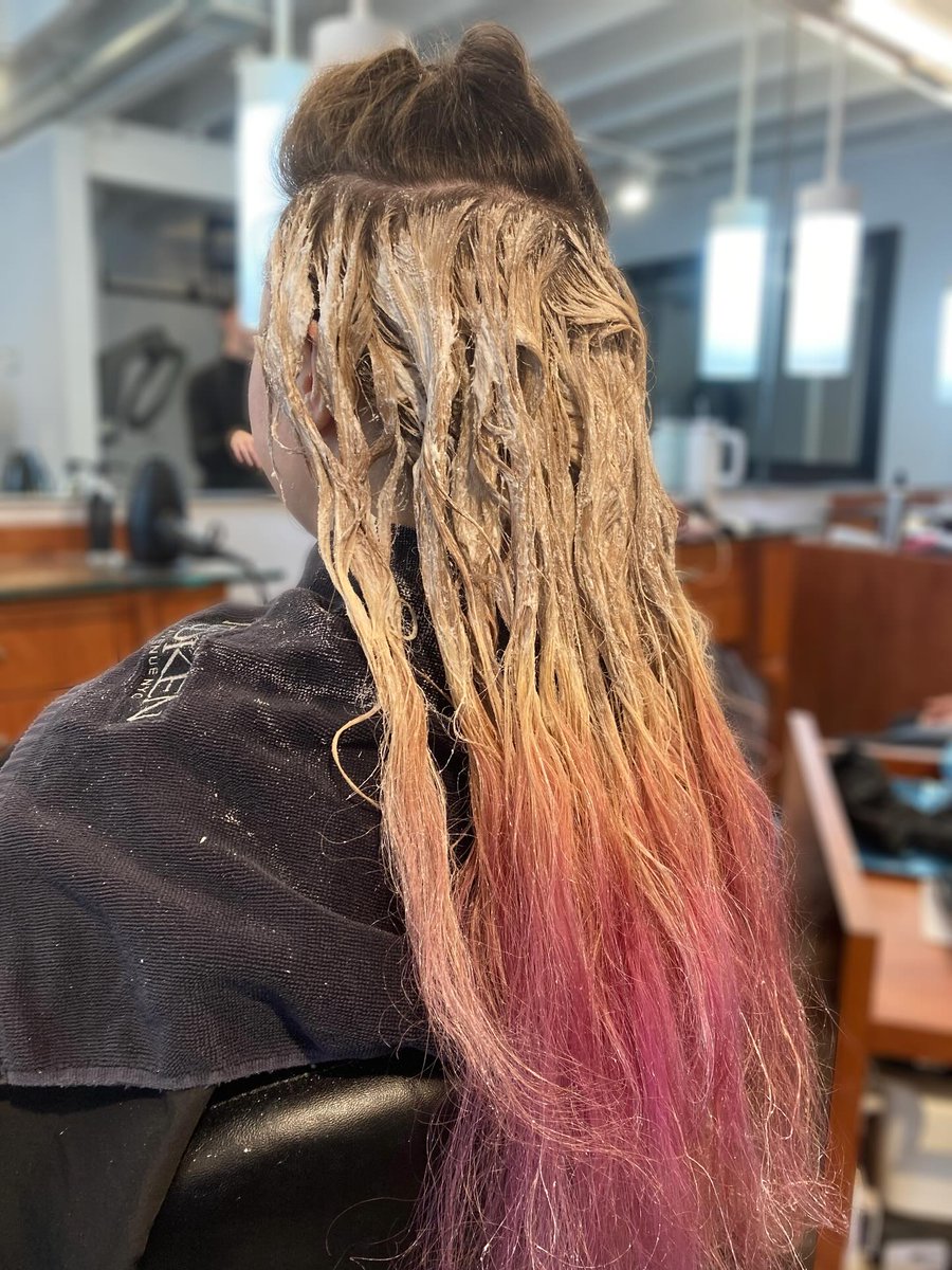 Drew9400's tweet photo. Sharing this extremely hot look on this extremely cold day, with vivid hair color by Kayla. Don’t miss the before and during shots that led to this stunning result! https://t.co/TDVCPtyaI3