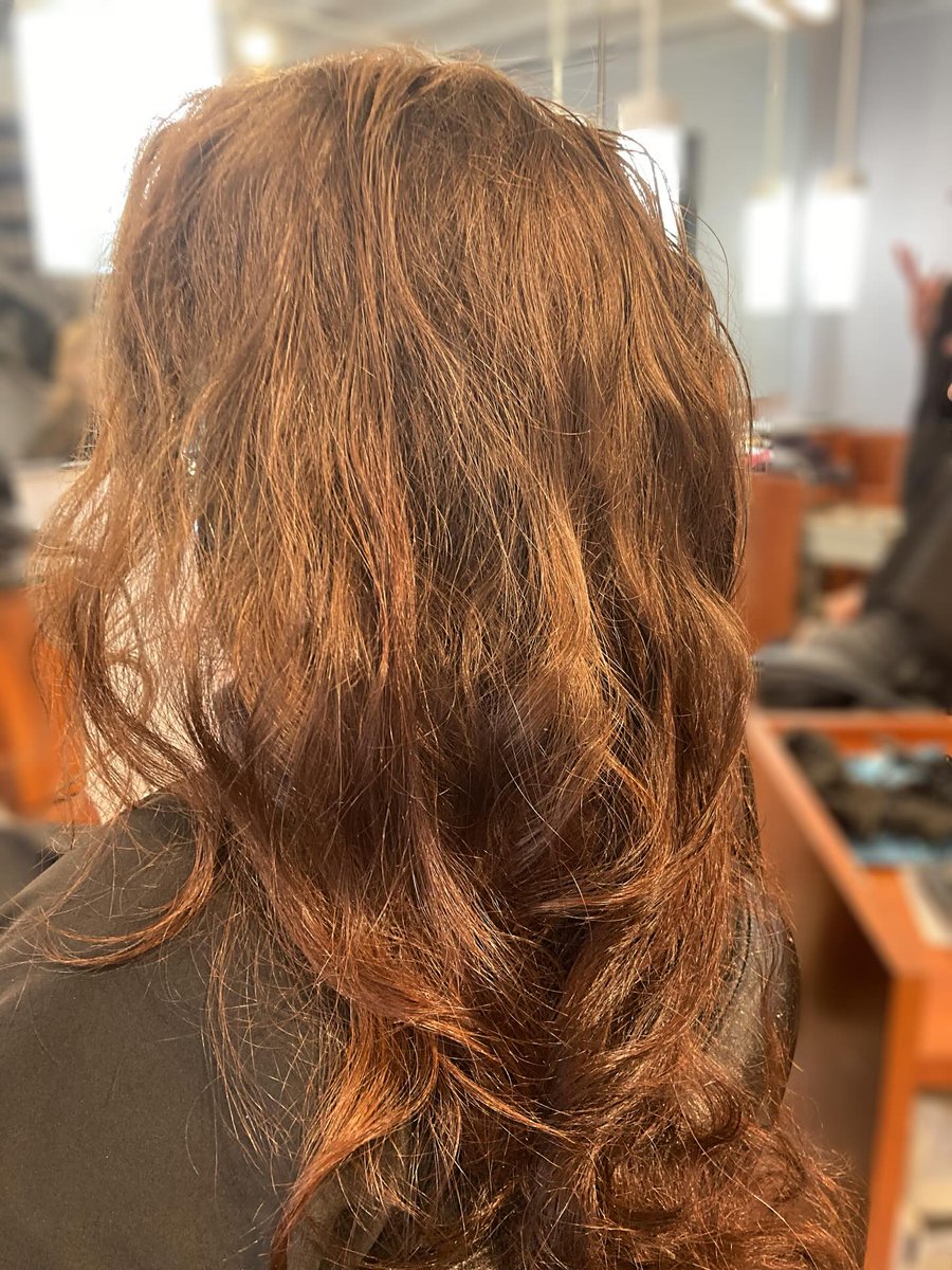 Drew9400's tweet photo. Sharing this extremely hot look on this extremely cold day, with vivid hair color by Kayla. Don’t miss the before and during shots that led to this stunning result! https://t.co/TDVCPtyaI3